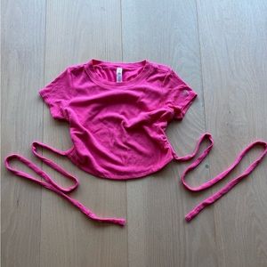 Hot pink Alo crop top in XS